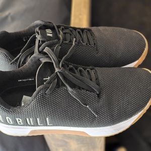 Womens No Bulls Size 9